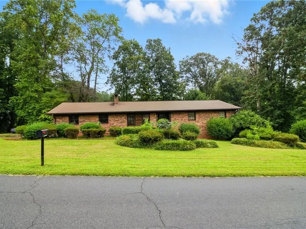 123 Kerry Ln, Wilkesboro, NC 28697
