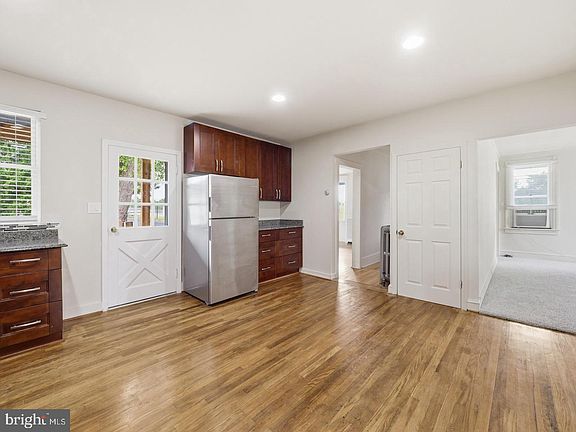5th image of 1041 Spruce St