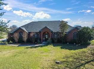 10325 E Clover Ln, Forney, TX 75126