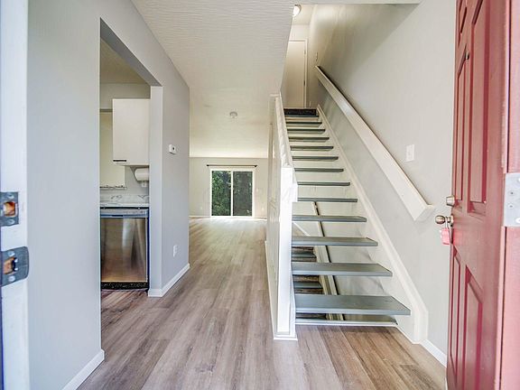 3rd image of 7281 Kirkdale Dr #27D
