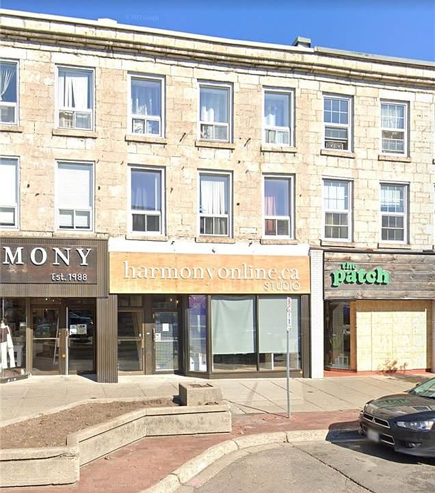 1st image of 33 Wyndham St N