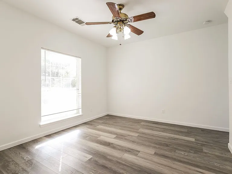 4604 Summit Hill Dr — Photo 13