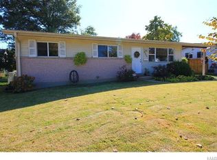 2320 Flight Dr, Florissant, MO 63031