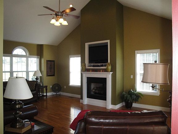 4th image of 1234 Fieldstone Dr