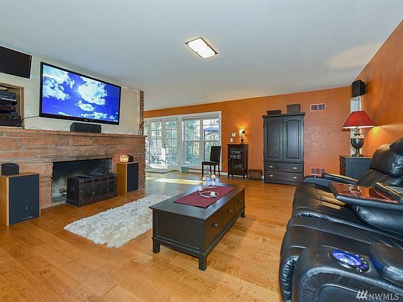 5th image of 22908 34th Ave W