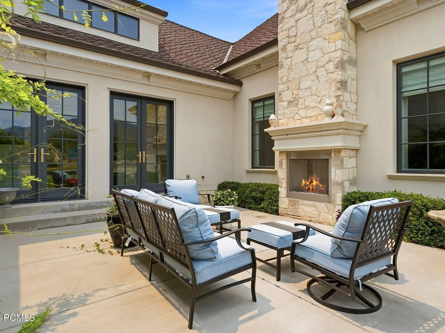 5 bed, 6.0 bath, 6730 sqft, $13,000 — Photo 4