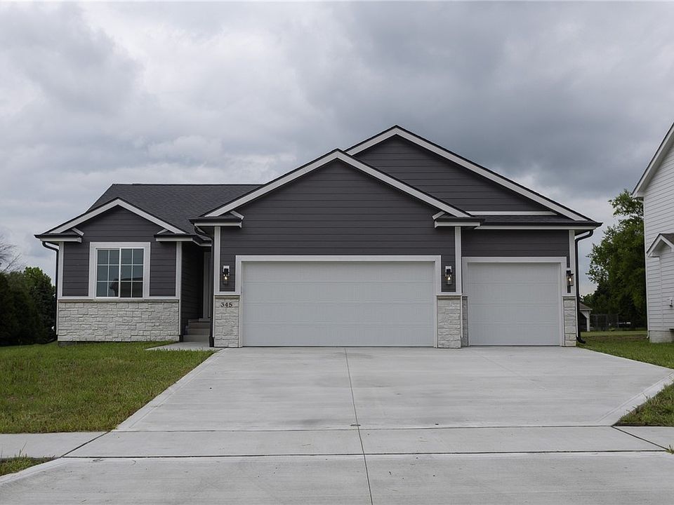 1st image of 345 Woodmoor Dr