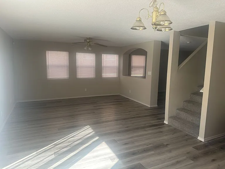 1817 San Pedro Rd NE — Photo 5