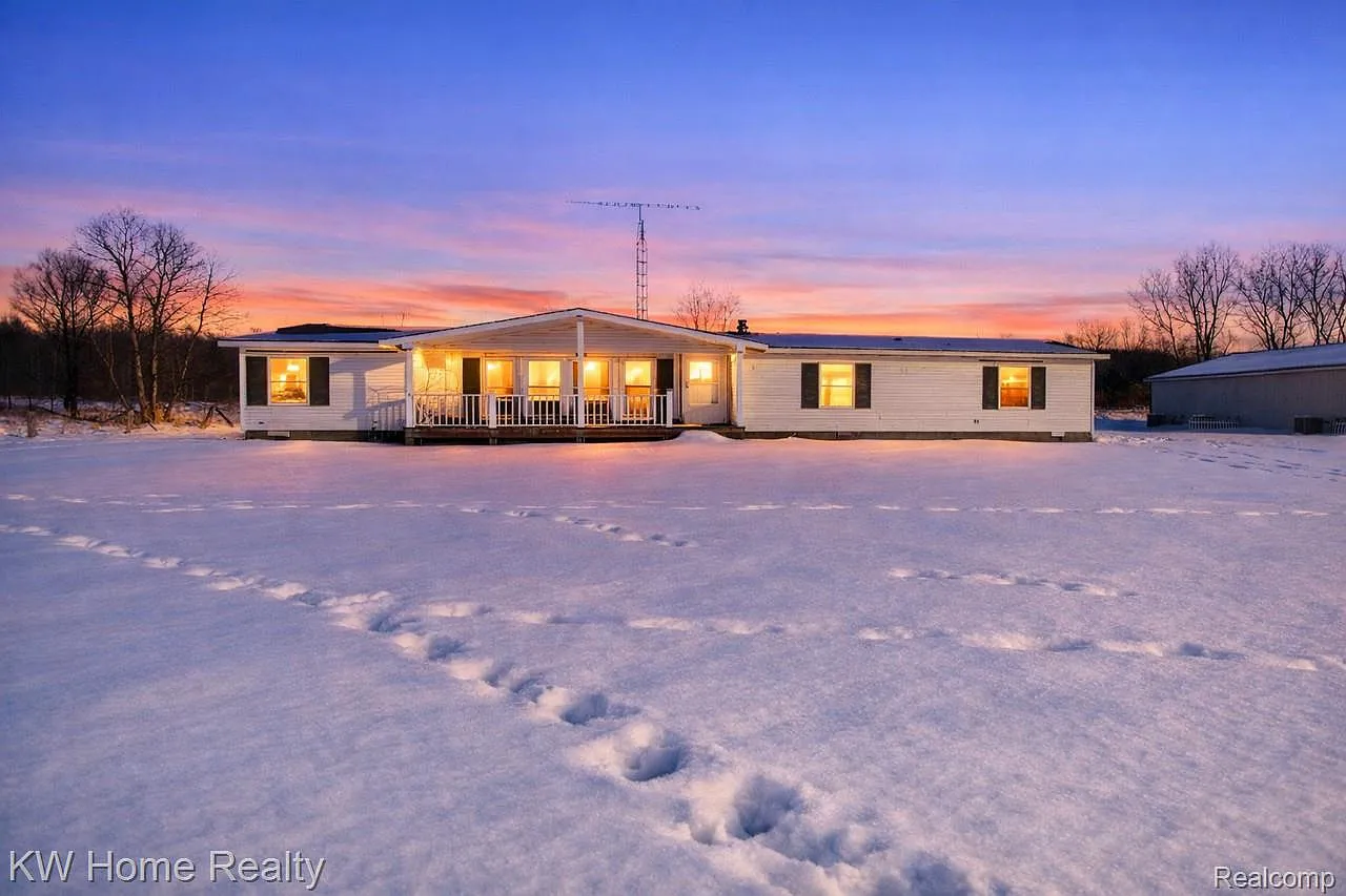 4038 Catlin Rd photo 1