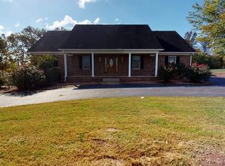 395 H R Whitlock Rd, Bowling Green, KY 42104