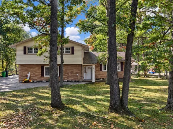 7820 Summerset Dr, Walton Hills, OH 44146