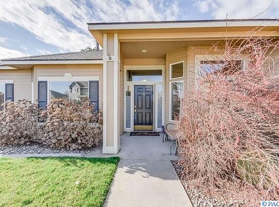 2nd image of 1533 Desert Springs Ave