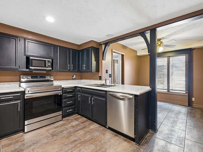 7541 Old Post Rd #14 — Photo 34