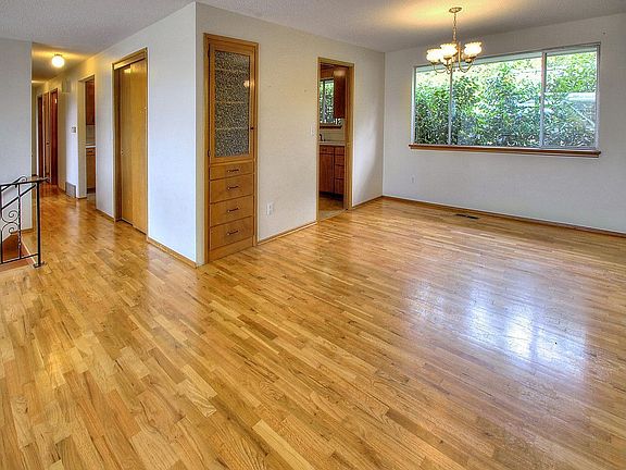 3rd image of 1519 S Jackson Ave