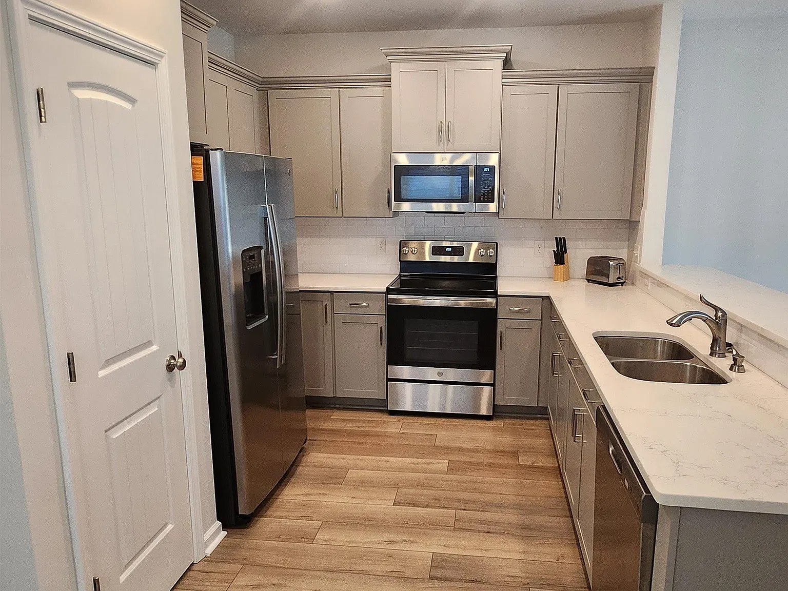 3 bed, 1500 sqft, $1,900 — Photo 4