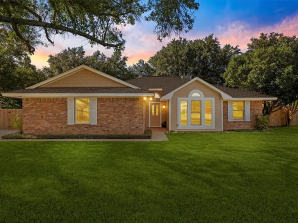 606 Lyndon Dr, Woodway, TX 76712