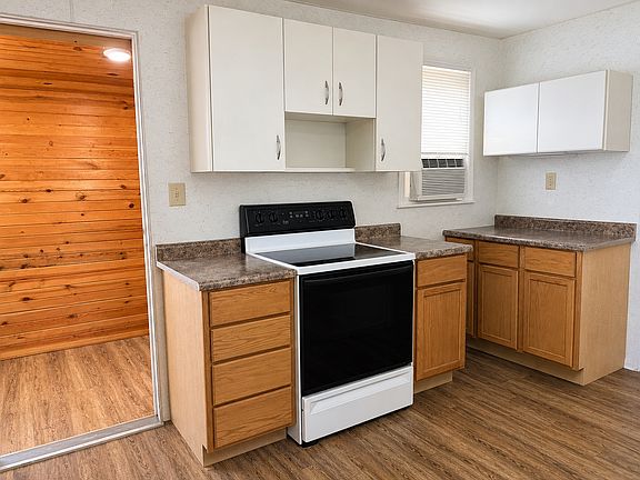 5th image of 2465 Norway Dr