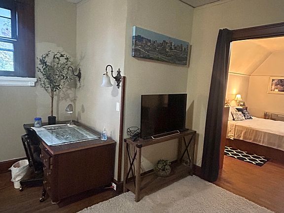 4th image of 3901 Clifton Ave