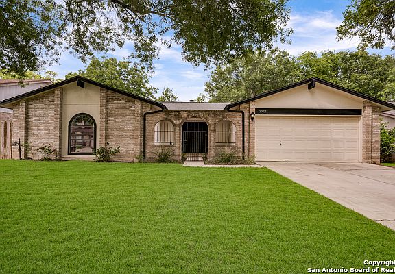 2nd image of 3322 Cadbury Dr