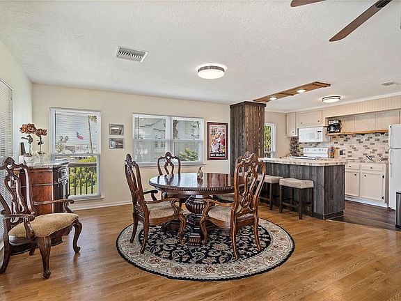 5th image of 16537 Barbados Way