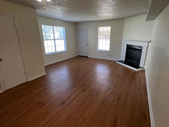 4th image of 139 Montague Dr