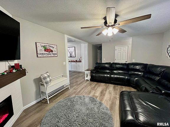 4th image of 18498 Nance Ave