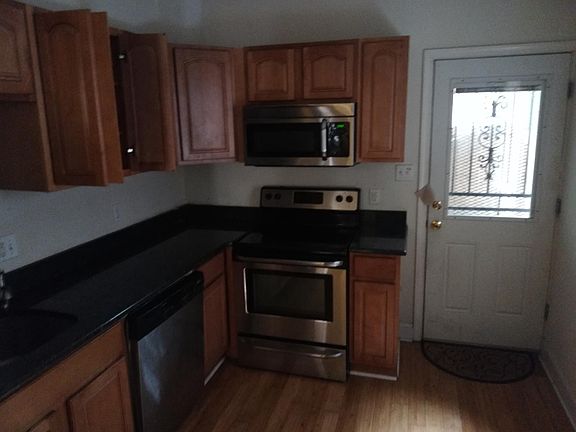 4th image of 1128 W Dauphin St Floor 1