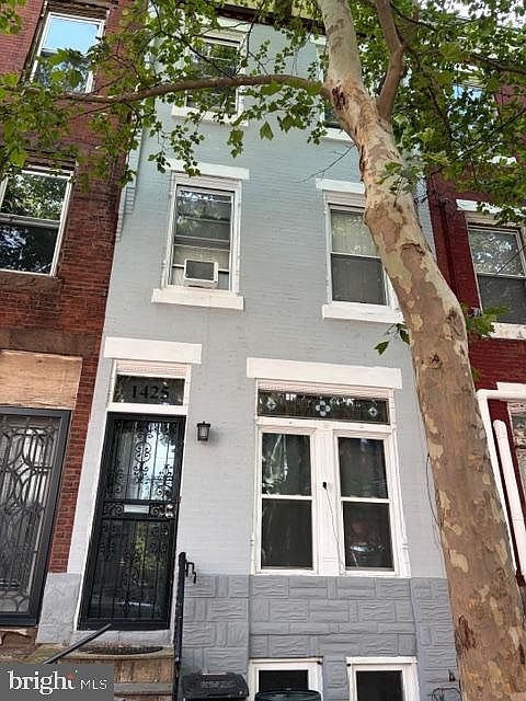 1st image of 1425 N Lawrence St