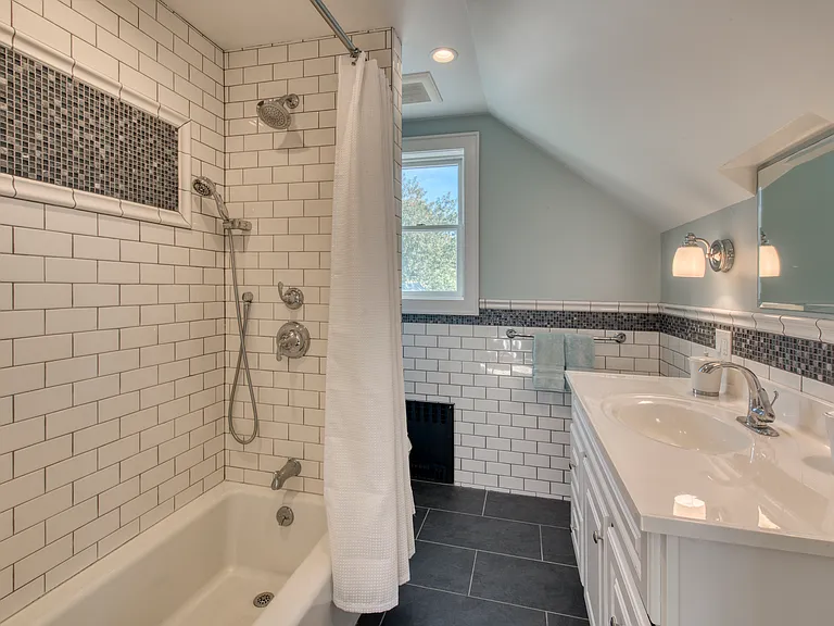 152 King St — Photo 14