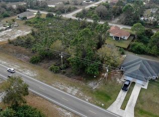 465/467 Linden Ave S, Lehigh Acres, FL 33974
