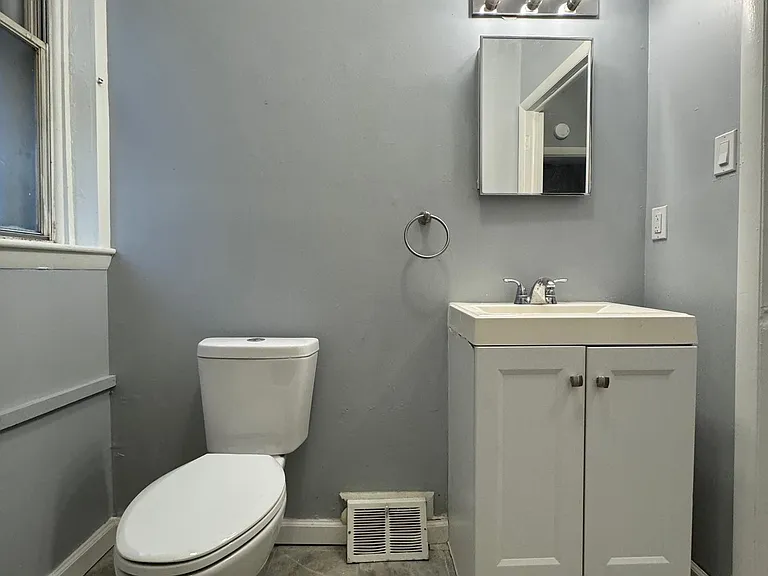 5115 Pine St #1 — Photo 6