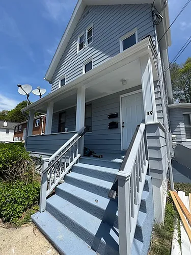 39 Bank St Photo 1