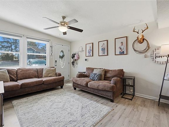 3rd image of 702 Bethel Rd