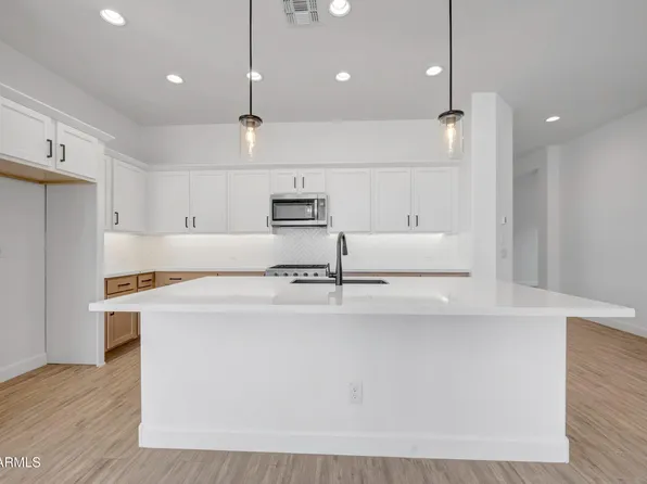 2942 E MANZANILA Avenue, San Tan Valley, AZ 85140