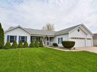 313 W Ashton Dr, Maple Park, IL 60151