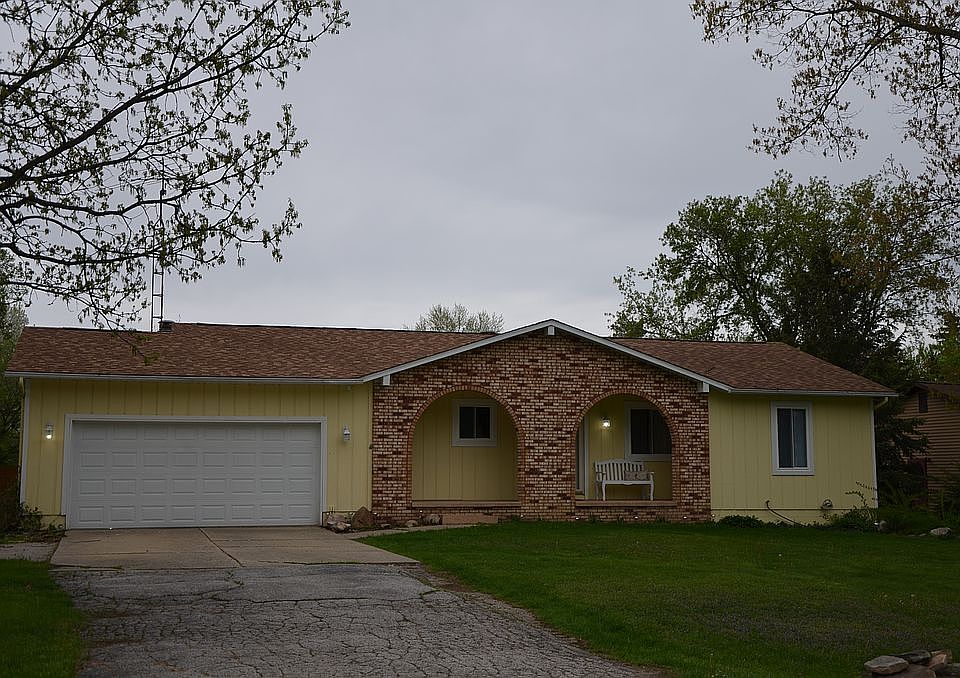 1st image of 5295 Birchcrest Dr