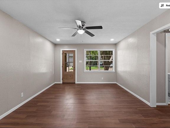 4th image of 2909 15th Ave N