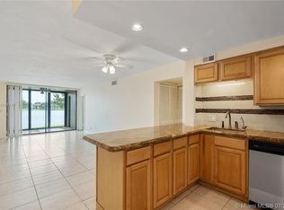 217 Lake Pointe Dr APT 102, Oakland Park, FL 33309