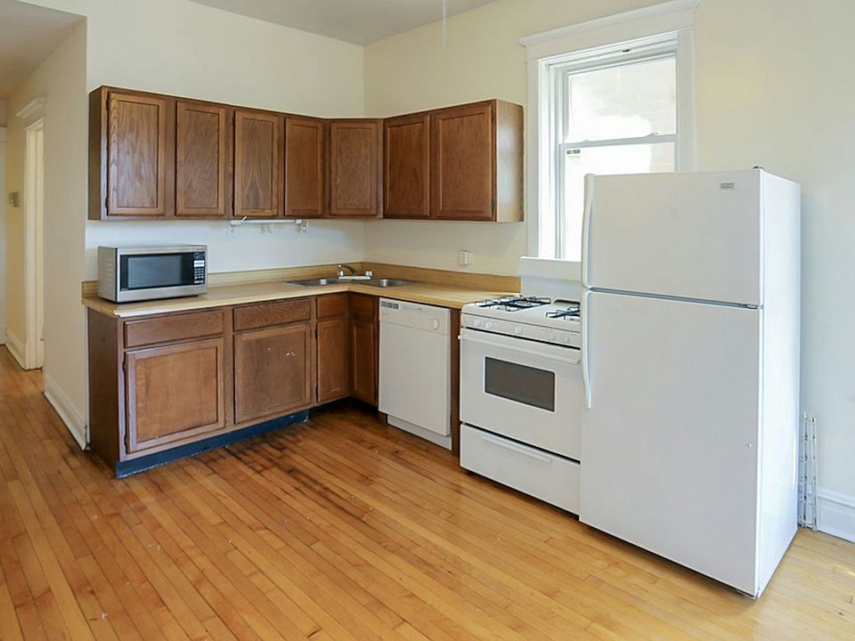 1st image of 2326 N Southport Ave #2
