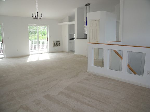 3rd image of 1062 Dryden Rd APT 3
