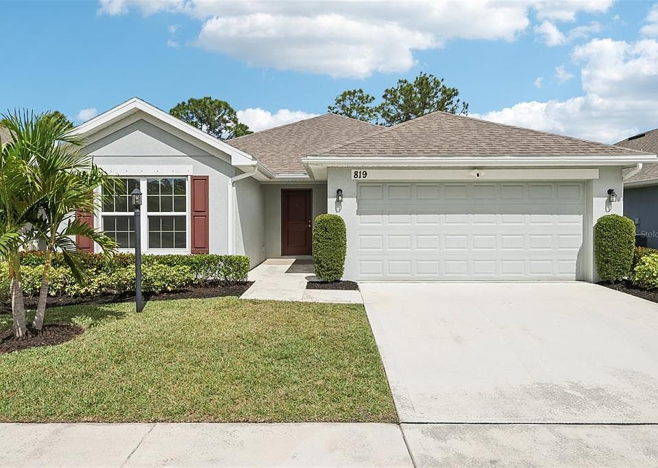 1st image of 819 NE WHISTLING DUCK WAY