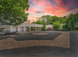 625 East Juniper LANE, Mequon, WI 53092