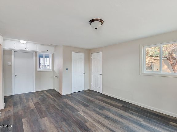 4th image of 2615 W Augusta Ave #3