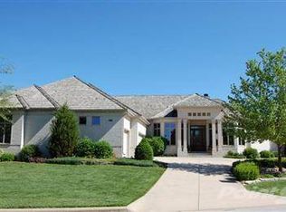 6304 S Meadowview Ave, Ozark, MO 65721