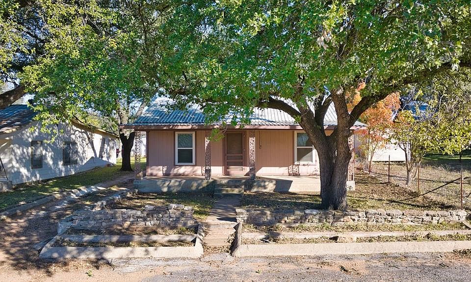 1st image of 511 S Pecan St