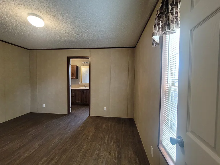 211 E 1st St #36 — Photo 9