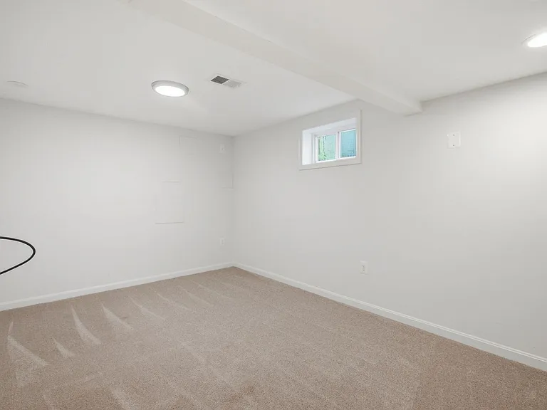 110 Devon Ct — Photo 26