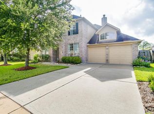 1613 Garden Lakes Dr, Friendswood, TX 77546