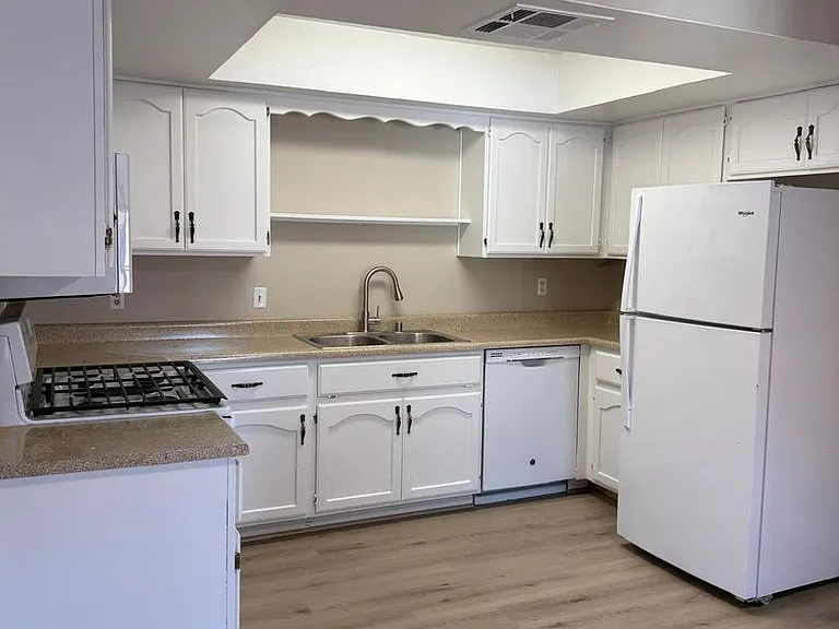 6673 W Tropicana Ave #201 — Photo 3