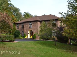 30 Mohegan Trl, Saddle River, NJ 07458